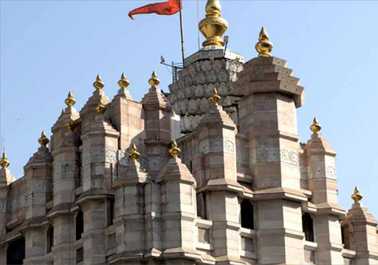 Siddhivinayak Temple (30 Minutes)