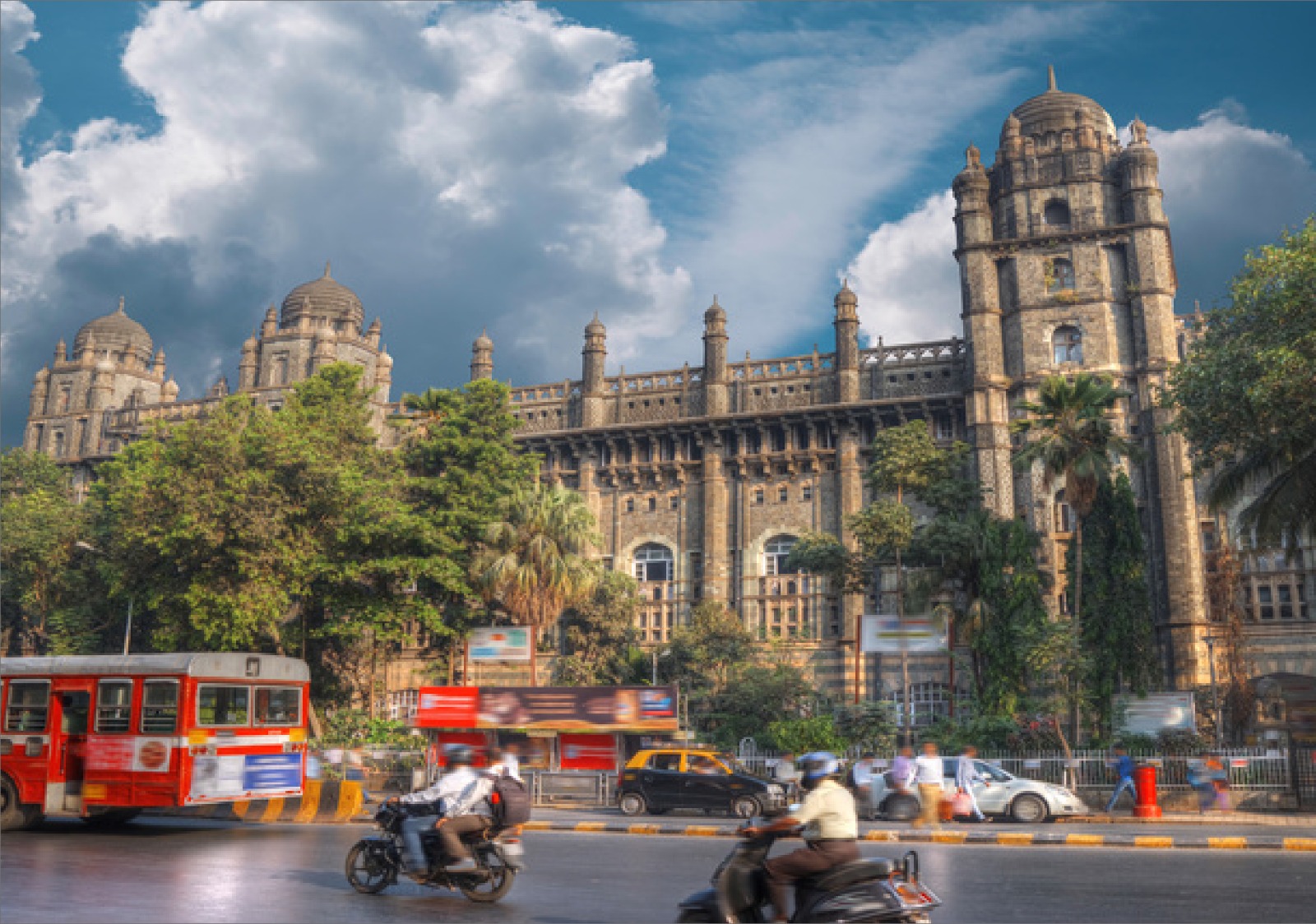 Asiatic Library - Show from Running Bus